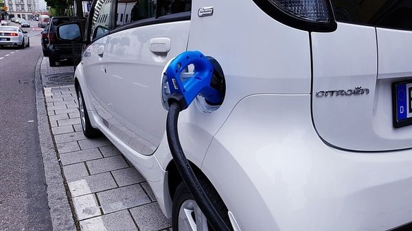 À qui faire appel pour l'installation de bornes de recharge à Annecy ?