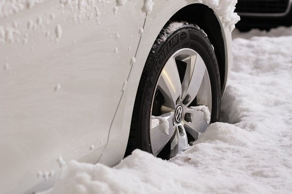 Quels sont les différents critères à prendre en compte pour l’achat de pneu hiver ?